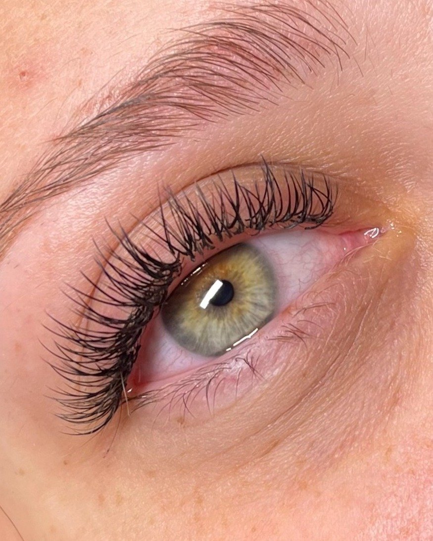 That perfect mascara look but forget the clumps &amp; raccoon eyes - classic lashes will never get old.