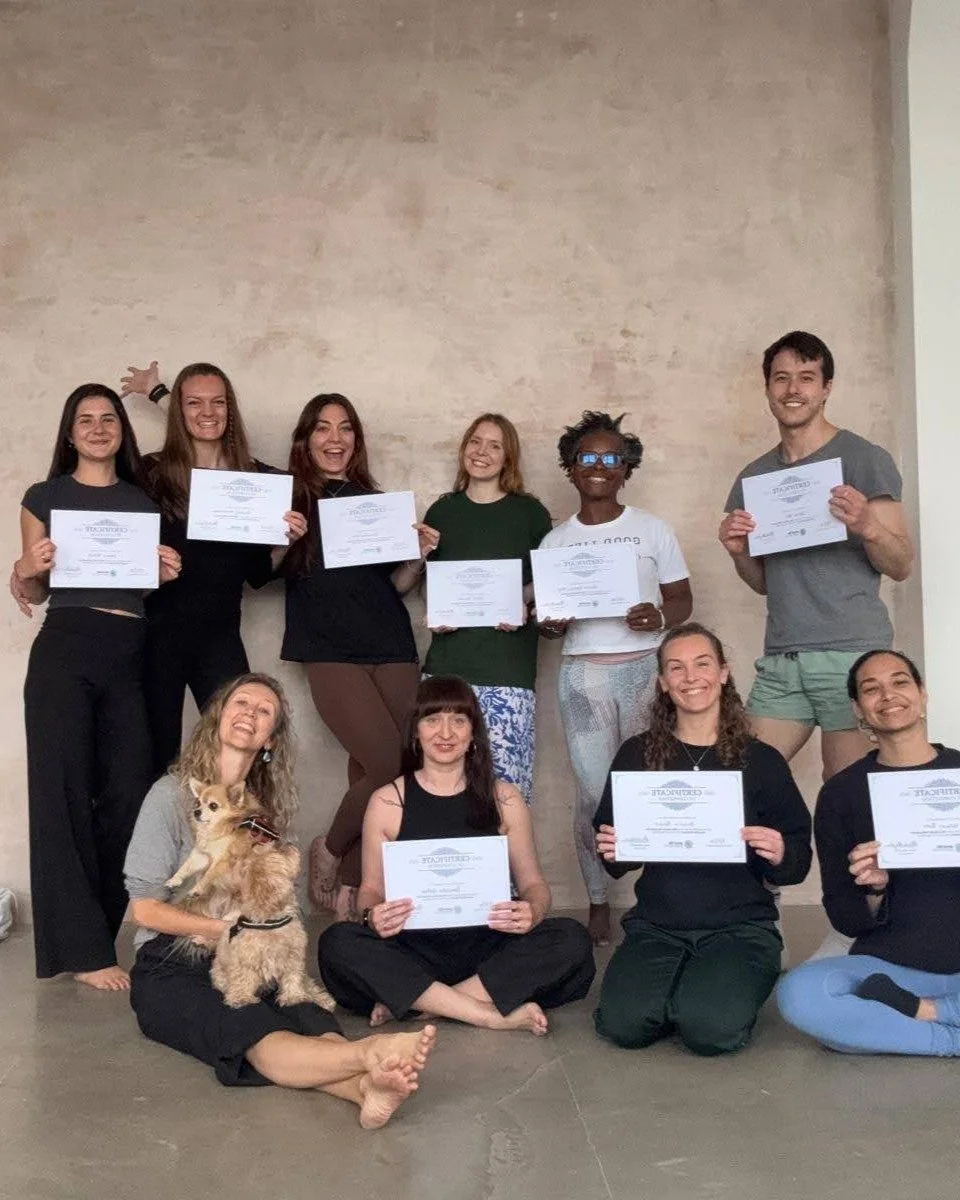 I am now a 4Beat teacher! ⚪️⚪️⚪️⚪️ 
The biggest thing I'm taking away from this training is a completely new way of cueing, one that feels genuinely accessible to everyone, regardless of ability, limitation or body shape. 
Flowing to the beat (60&nda
