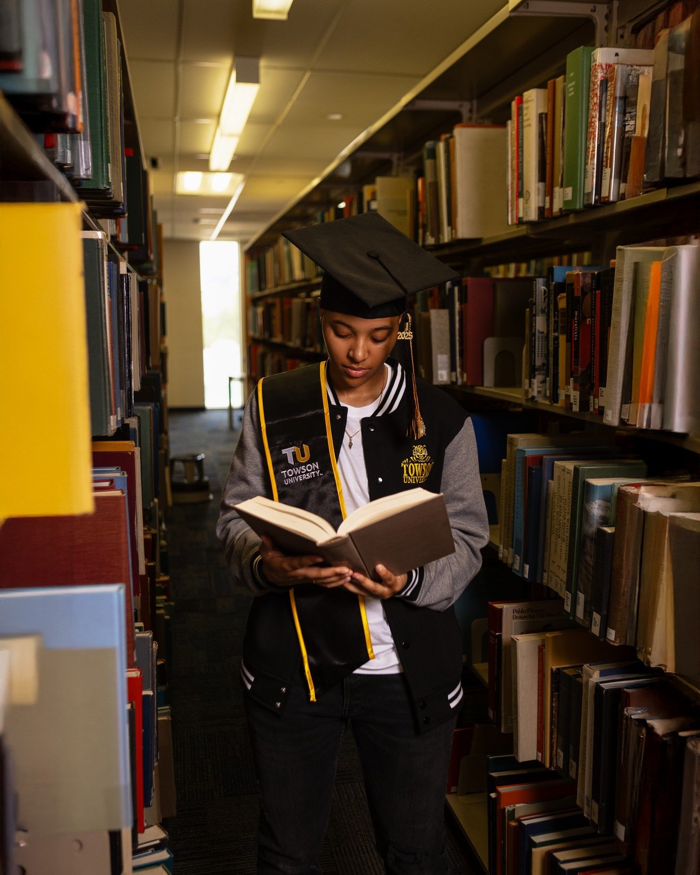 From pages to tassels, a new chapter begins
-
-🗓️ June &amp; July booking is open‼️
-🔗 Use the link in bio to book
-📥 shotbydobbin@gmail.com
-
-Graduate: @shilah.mb 
-
-
-#dmvphotographer #virginiaphotographer #marylandphotographer #dcphotographer