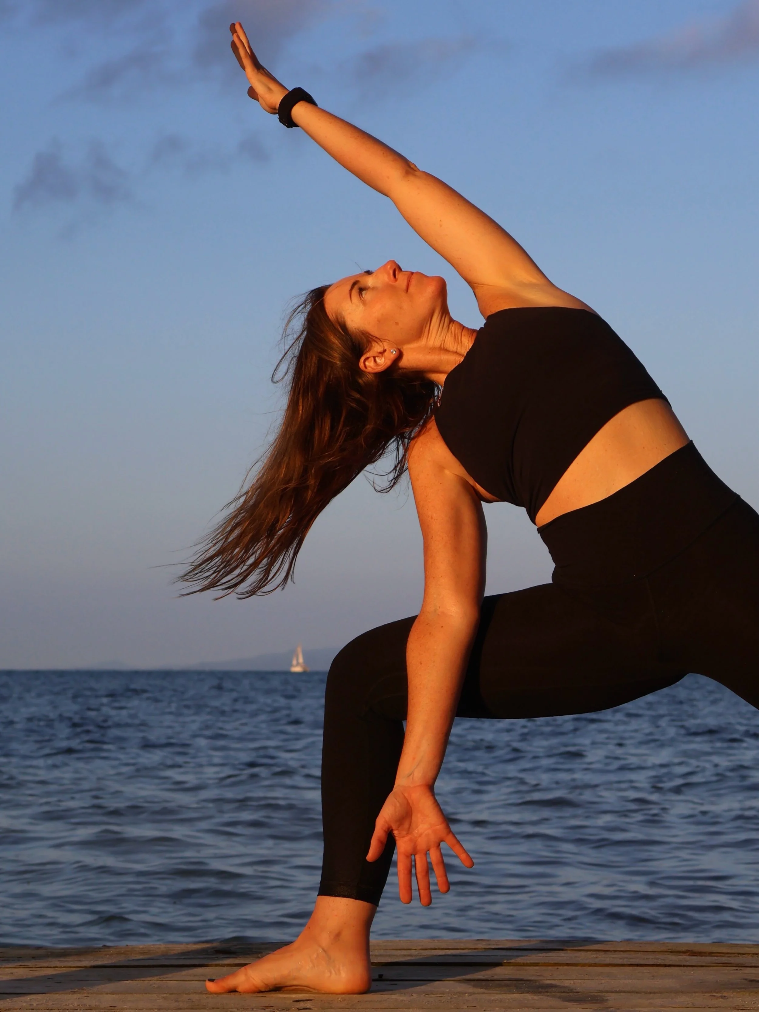 ARE YOU READY?! 🔥🌞 @kculley1 is back on the boards!

Join Kim for her first of many Thursday summer flows at 8:30 am, plus an additional Saturday Power Flow pop-up this weekend (6/13) for all you power yogis!! Expect a fun and spicy, feel-good flow