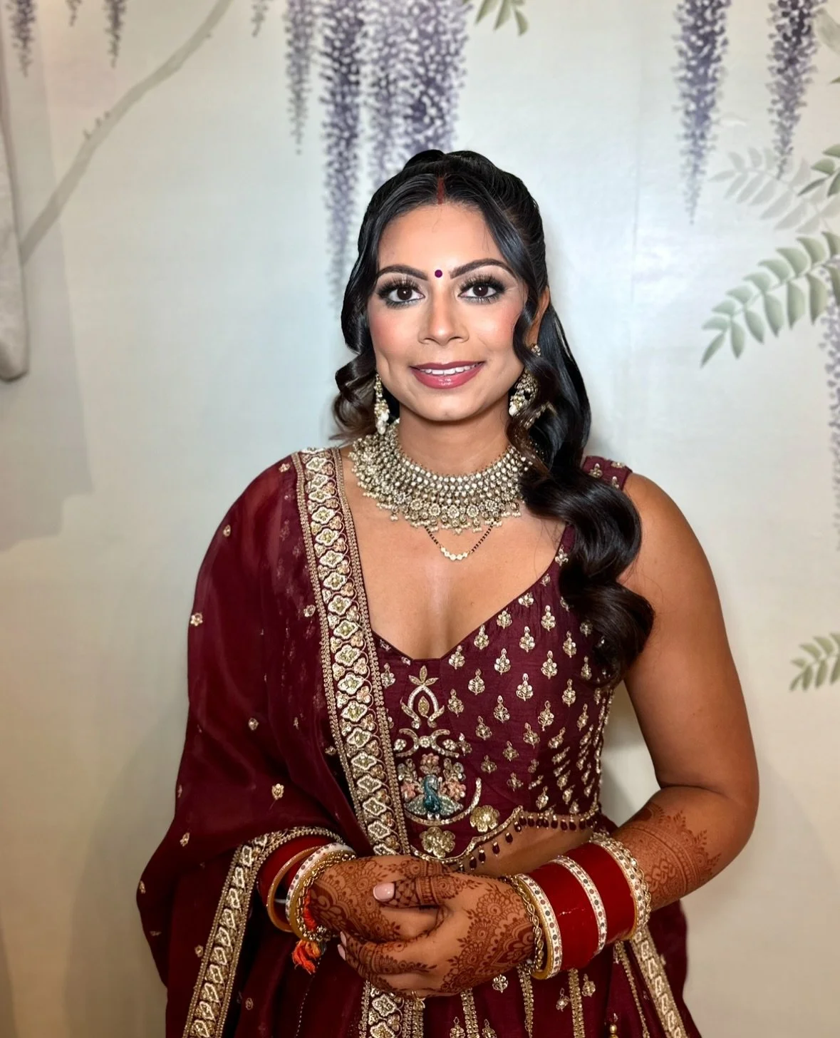 AYESHA &hearts;️🥀

Ayesha took her wedding outfit from the morning ceremony to the reception

She changed her top  we refreshed her hair and makeup, and suddenly the whole moment felt transformed 🪄

Brides, if you love your outfit, make the most of