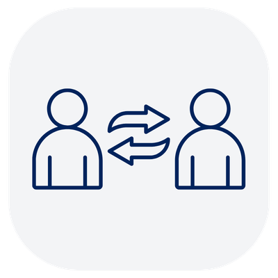 Icon of two people exchanging arrows, symbolizing communication or exchange.