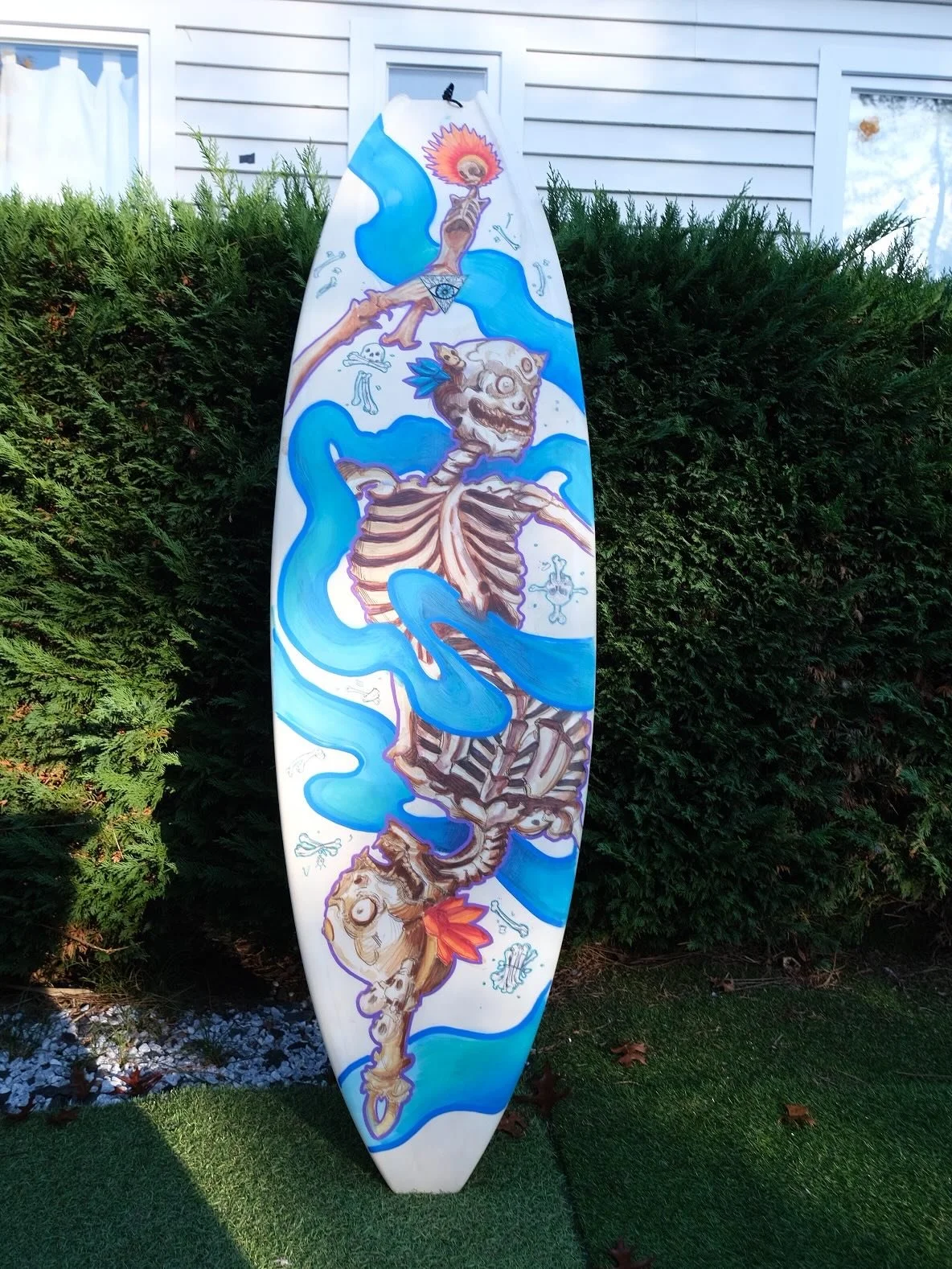 Joyeux Halloween tout le monde ! 
C&rsquo;est le moment de faire sortir les squelettes&hellip; pour surfer et faire la f&ecirc;te 🎃🌊🩻

#Halloween2025 #Halloween #SpookySeason #TrickOrTreat #HappyHalloween #OctoberVibes #SpookyVibes #HalloweenNight