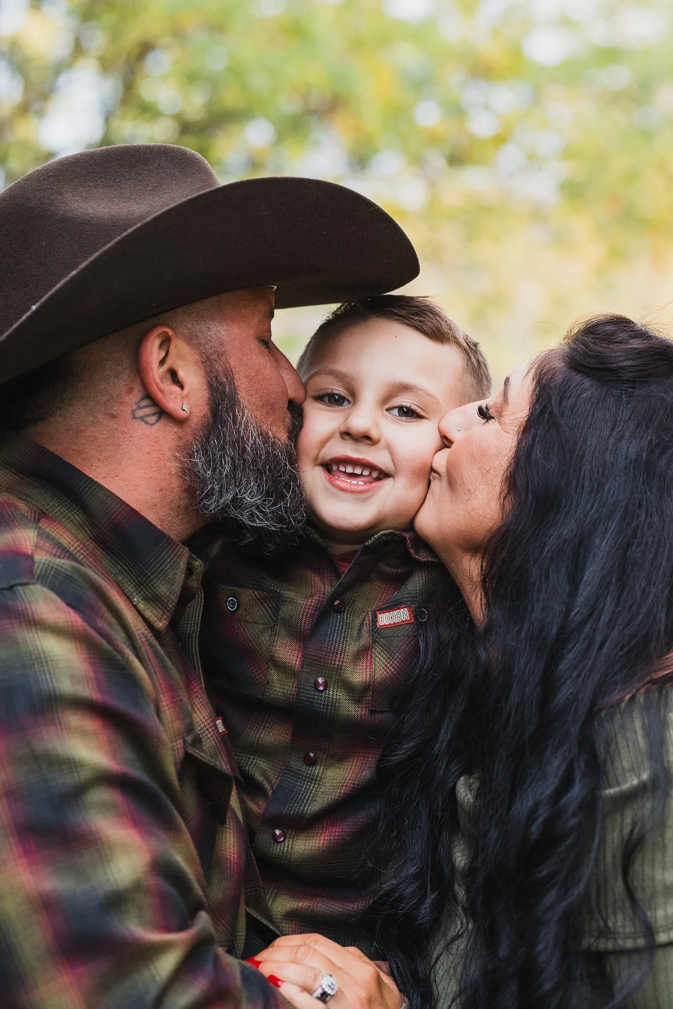 family of three photoshoot in boise at albersons park