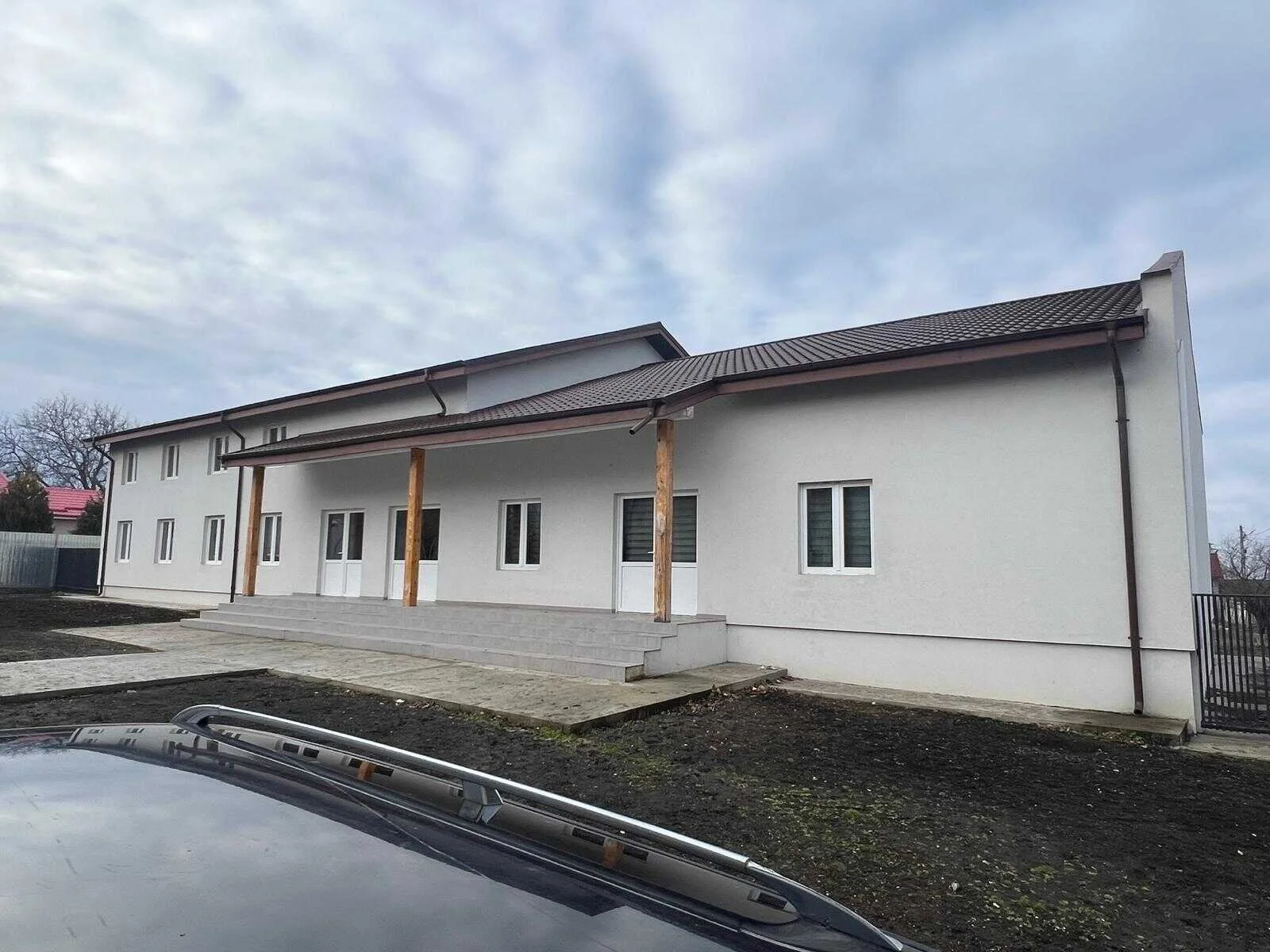 negru voda exterio side.jpg