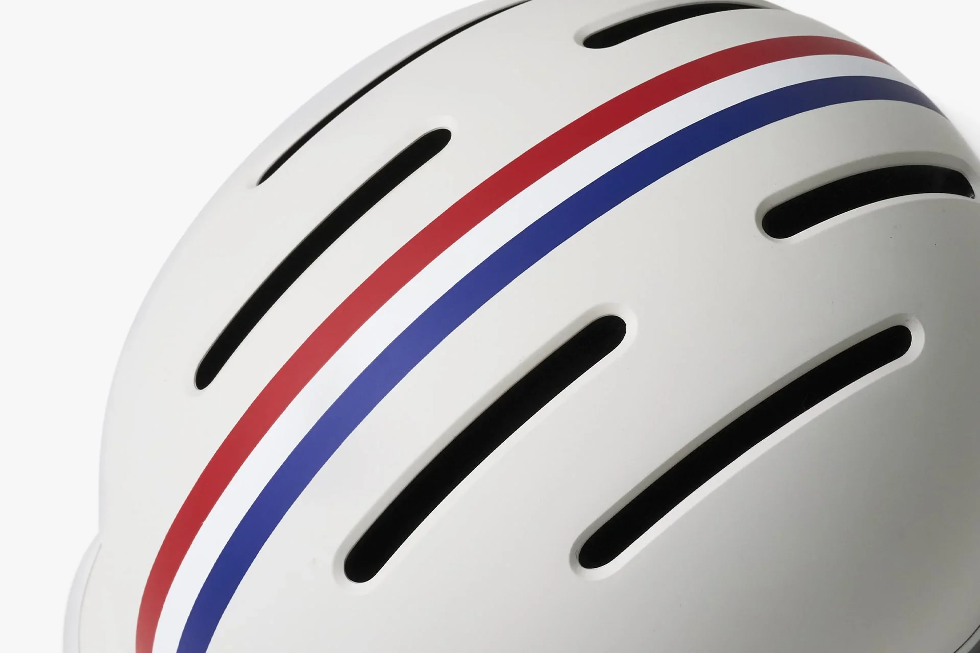 thousand-features-helmet-kids-vents-speedway-creme-with-nylon-straps.webp