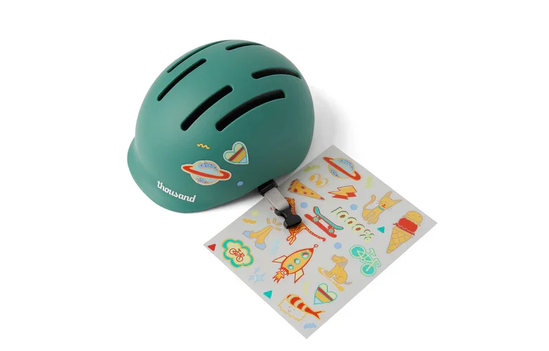 thousand-toddler-helmet-Green-Dream--1_800x.webp