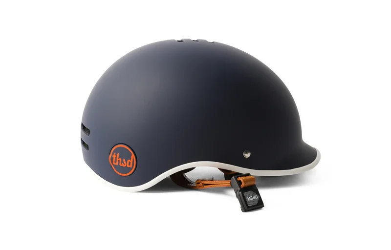 blue_bike_helmet_001_800x.webp