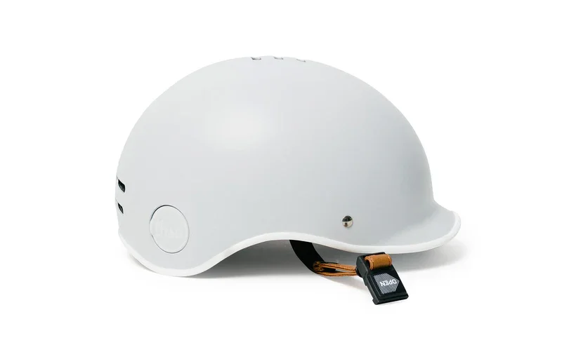 grey_bike_helmet_001_800x.webp