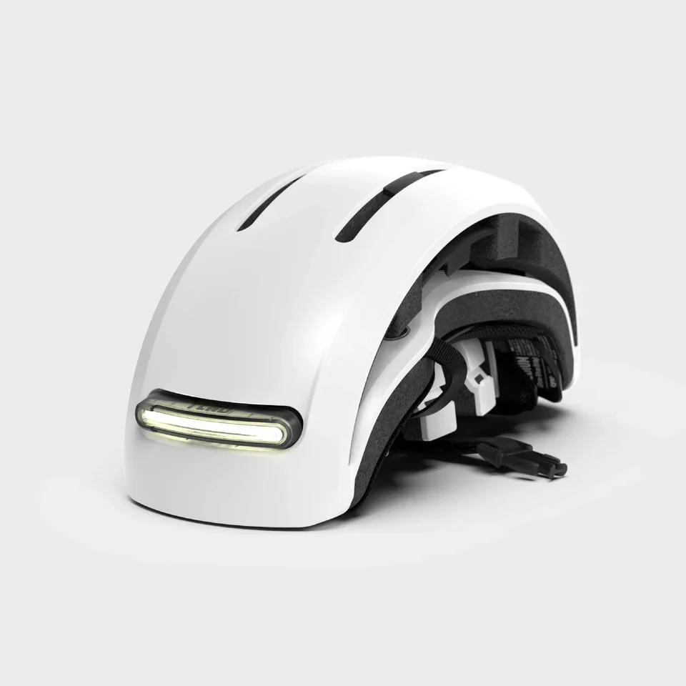 fend_model_super_plus_front_view_folded_ultra_white.webp
