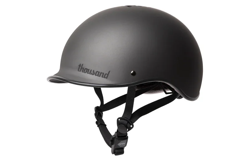 black_bike_helmet_1_007_800x.webp