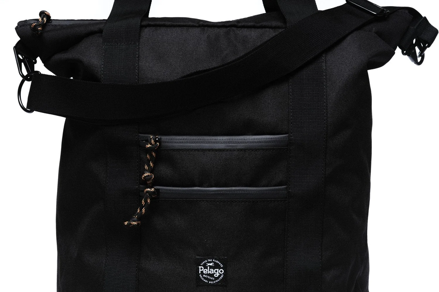 pelago_bags_totepack_black_detail_frontpockets.jpg