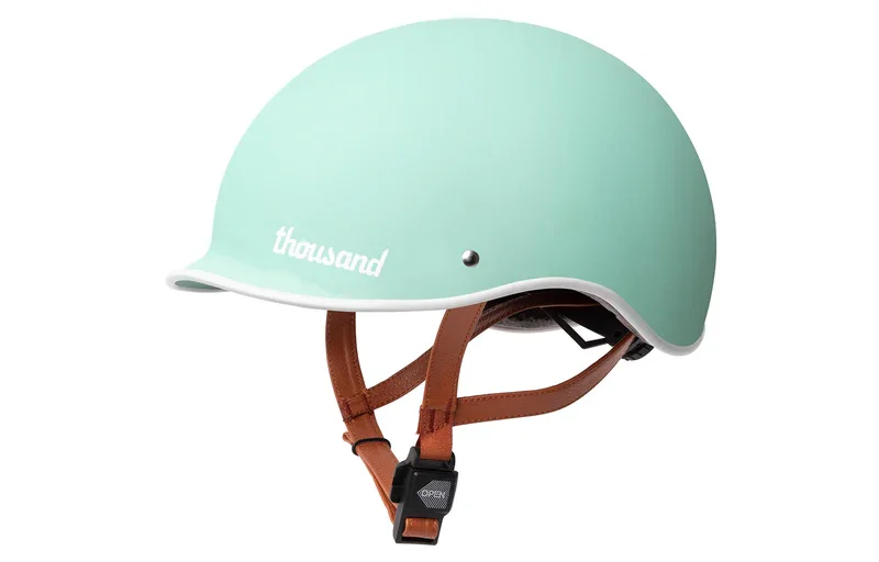 green_bike_helmet_007_800x.webp