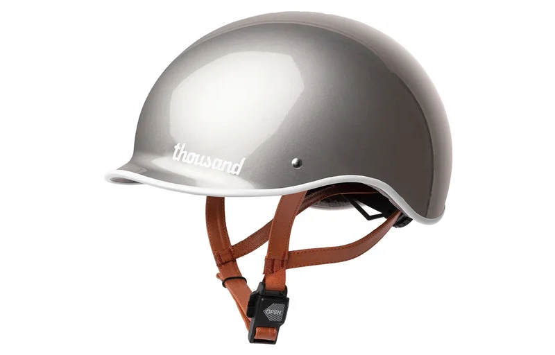 silver_bike_helmet_007_800x.webp