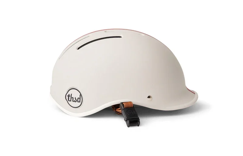 1Thsd_H2_Profile_SpeedwayCreme_ee16394c-c2c2-4576-8c39-021c71418018_800x.webp