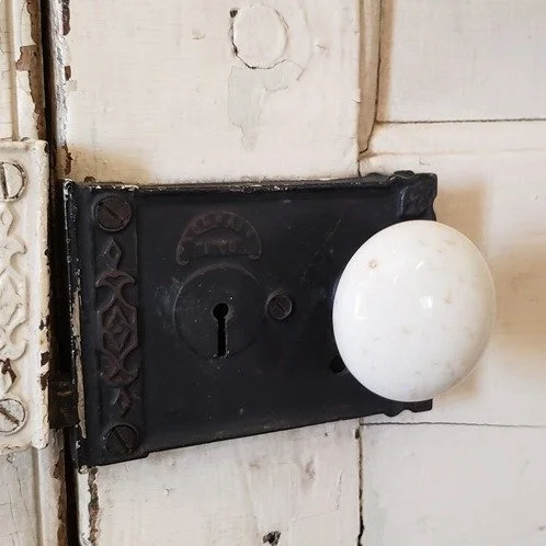 🔐 What Is a Historic Box Lock? 🔐

You may have noticed some of the original locks on doors at Clermont &mdash; but chances are, you&rsquo;ve never used one like them before!

A box lock is an early style of door lock that was commonly used in the 1