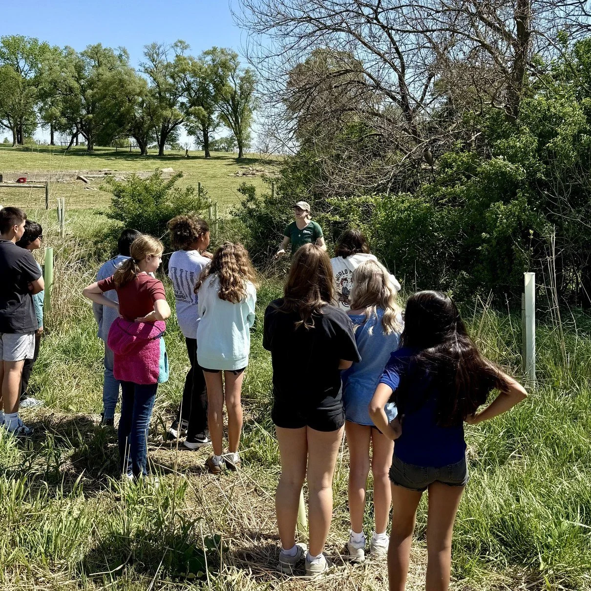 Yesterday Clermont was excited to also host the Johnson-Williams Middle School 7th Grade Agriculture classes for a special conservation-focused field trip with Ellie Young from the Piedmont Environmental Council 🌱🌳💧
Students learned about the impo