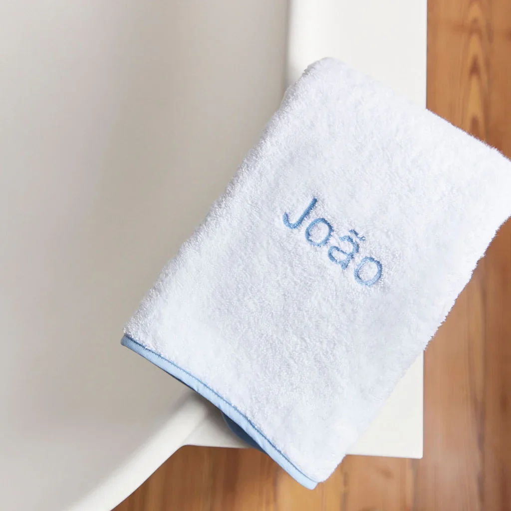 joao mira towel.webp