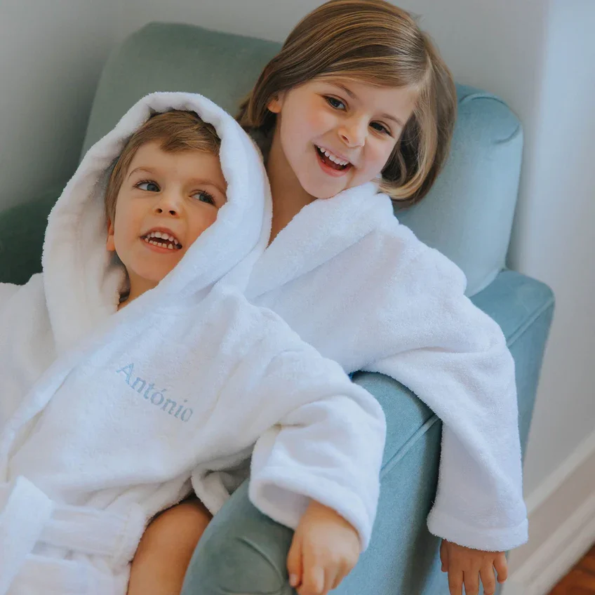 torres-novas-bath-bathrobes-plain-kids-white-lifestyle-6.webp
