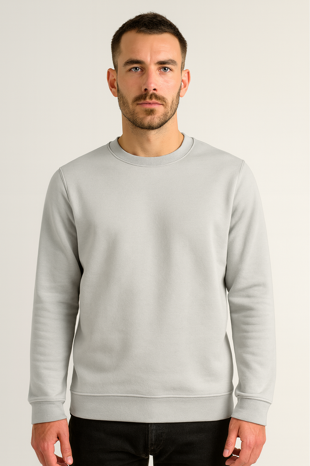 Crewneck sweatshirt_male model_esper.png