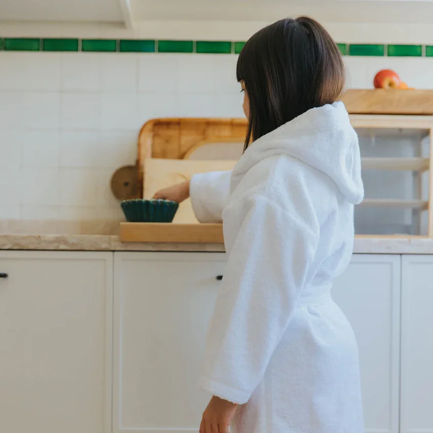 torres-novas-bath-bathrobes-plain-kids-white-lifestyle-7.webp