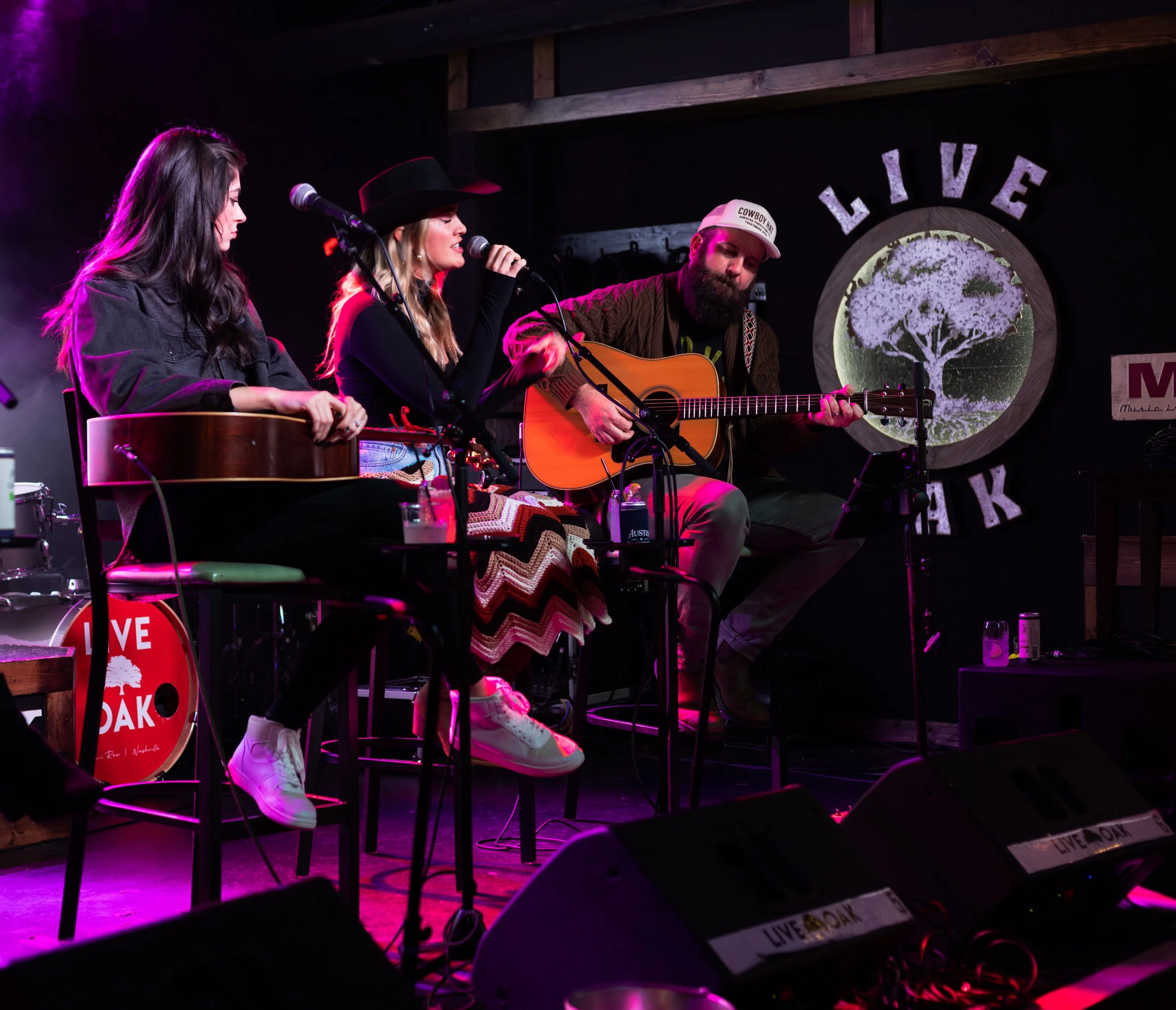 The Women Of Country Writers Round