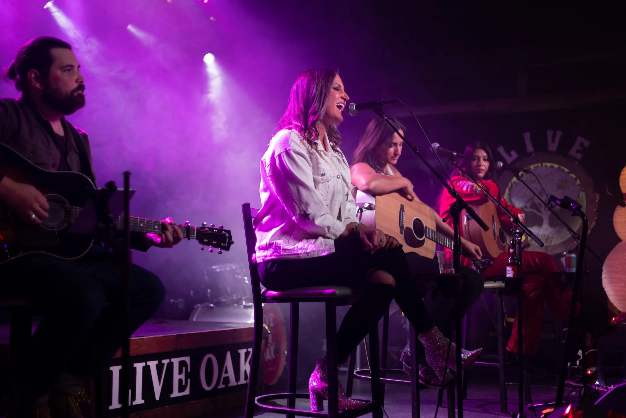 The Women Of Country Writers Round