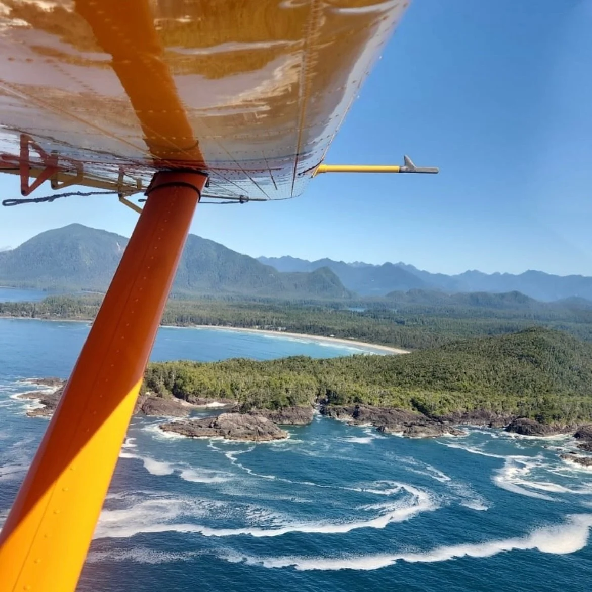 Hop to Canada&hellip;.🇨🇦🍁

📸 @northwestseaplanes 

#poulsbowashington #bainbridge #kingstonwa #suquamish #seattle #kitsap #winslow #gigharbor #vashonisland #fridayharbor #victoriabc #porttownsend #sequimbay #rochharborresort