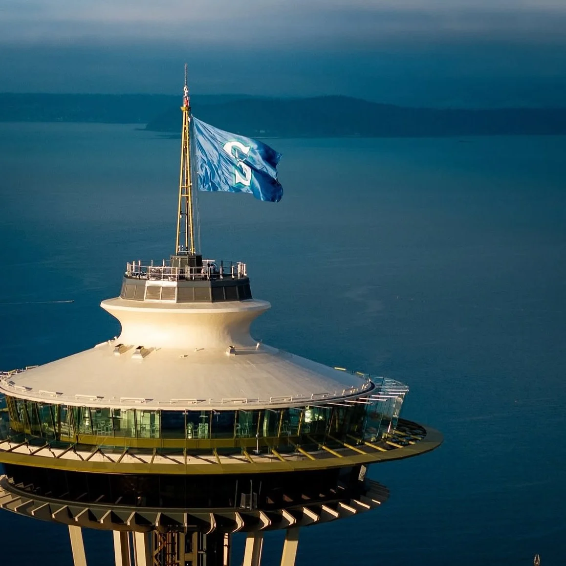 Go Mariners! Waking to Colman Dock from the ballpark Off to the islands.

📸 @downtownseattle 

#poulsbowashington #bainbridge #kingstonwa #suquamish #seattle #kitsap #winslow #gigharbor #vashonisland #fridayharbor #victoriabc #porttownsend #sequimba