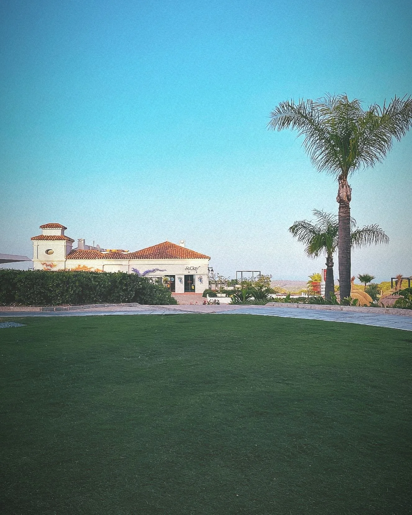 When the sky is a blanket of grey, thinking back to when there was an abundance of colour. And warmth.

#winterislong #whereisthesky #february #sotogrande #spain #memories