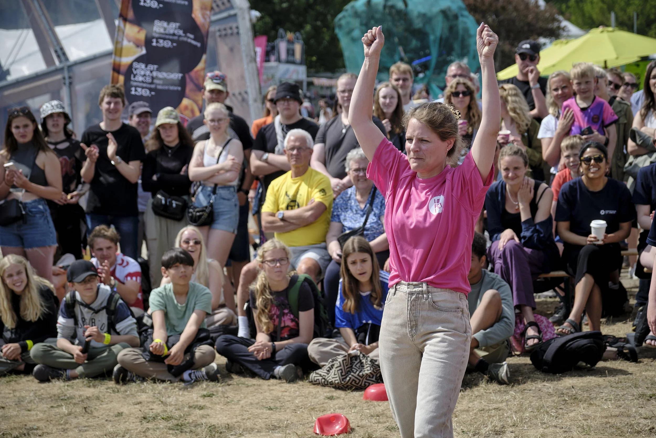 Crowds gather to watch Folkemødet event