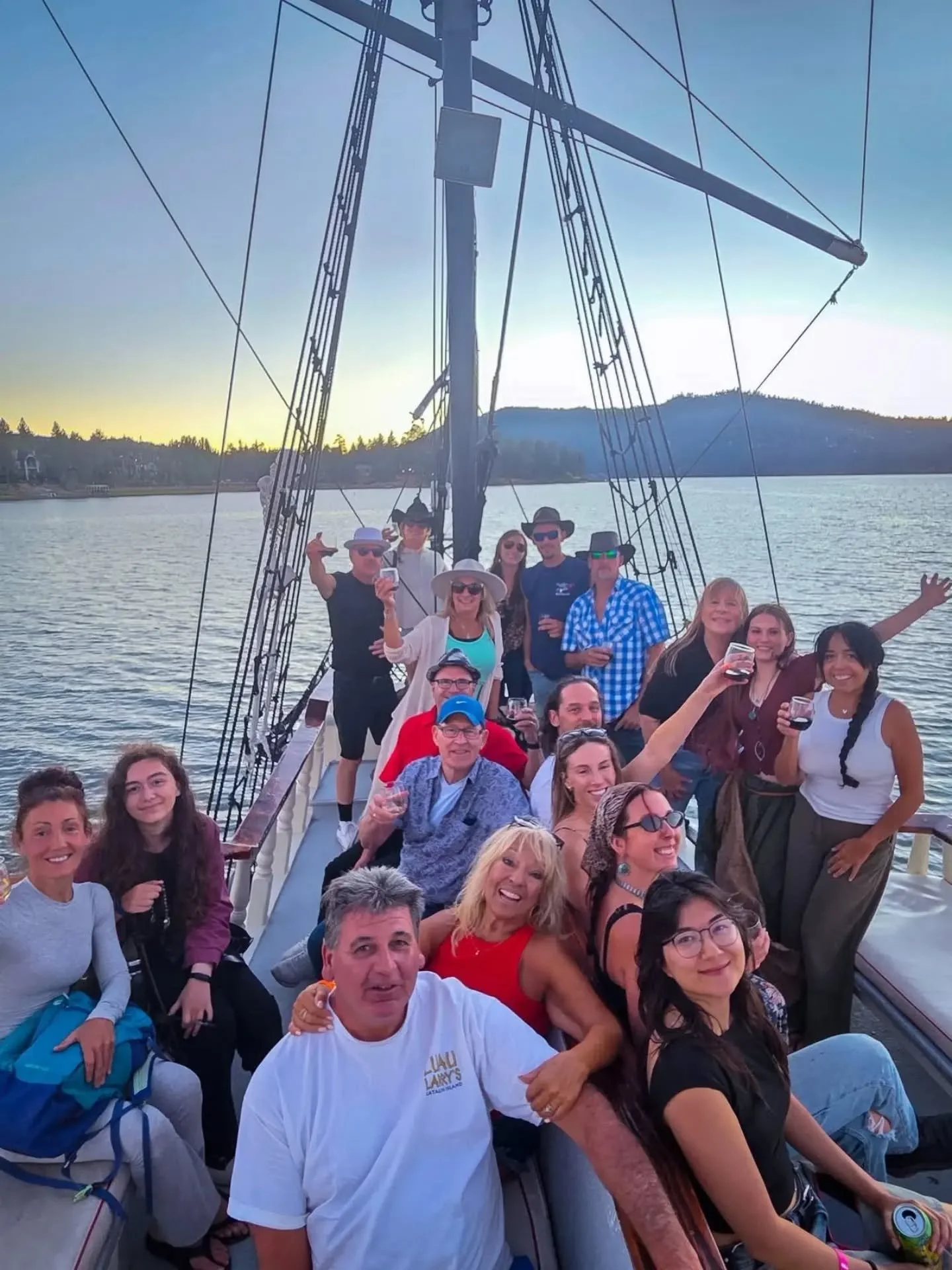 Another amazing pirate ship sunset wine tasting tour in the books! Amazing group of people and good vibes all around 🏴&zwj;☠️🍷😉
Includes a picture of you as a "real" pirate ! 
Join us next Wednesday to be part of the fun! You don't want 