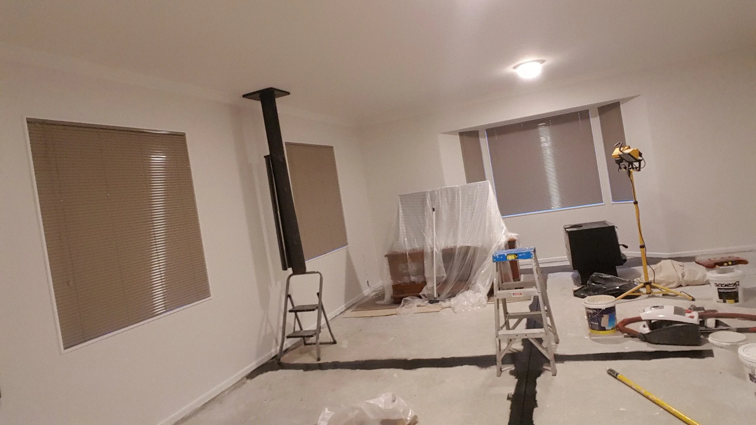 Damp proofing remediation. Room finished with Dulux Ceiling Plus, Wash and wear 101 Lowsheen, Aqua-enamel semi-gloss.