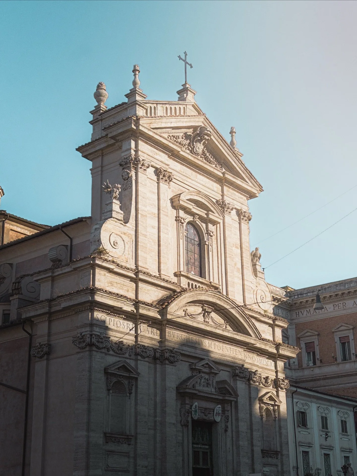 Everyone photographs the Colosseum &mdash; but it&rsquo;s the small streets, the chipped walls, and the lived-in spaces that make Rome so captivating.
This collection focuses on the in-between: moments that go unnoticed but define the feeling of bein
