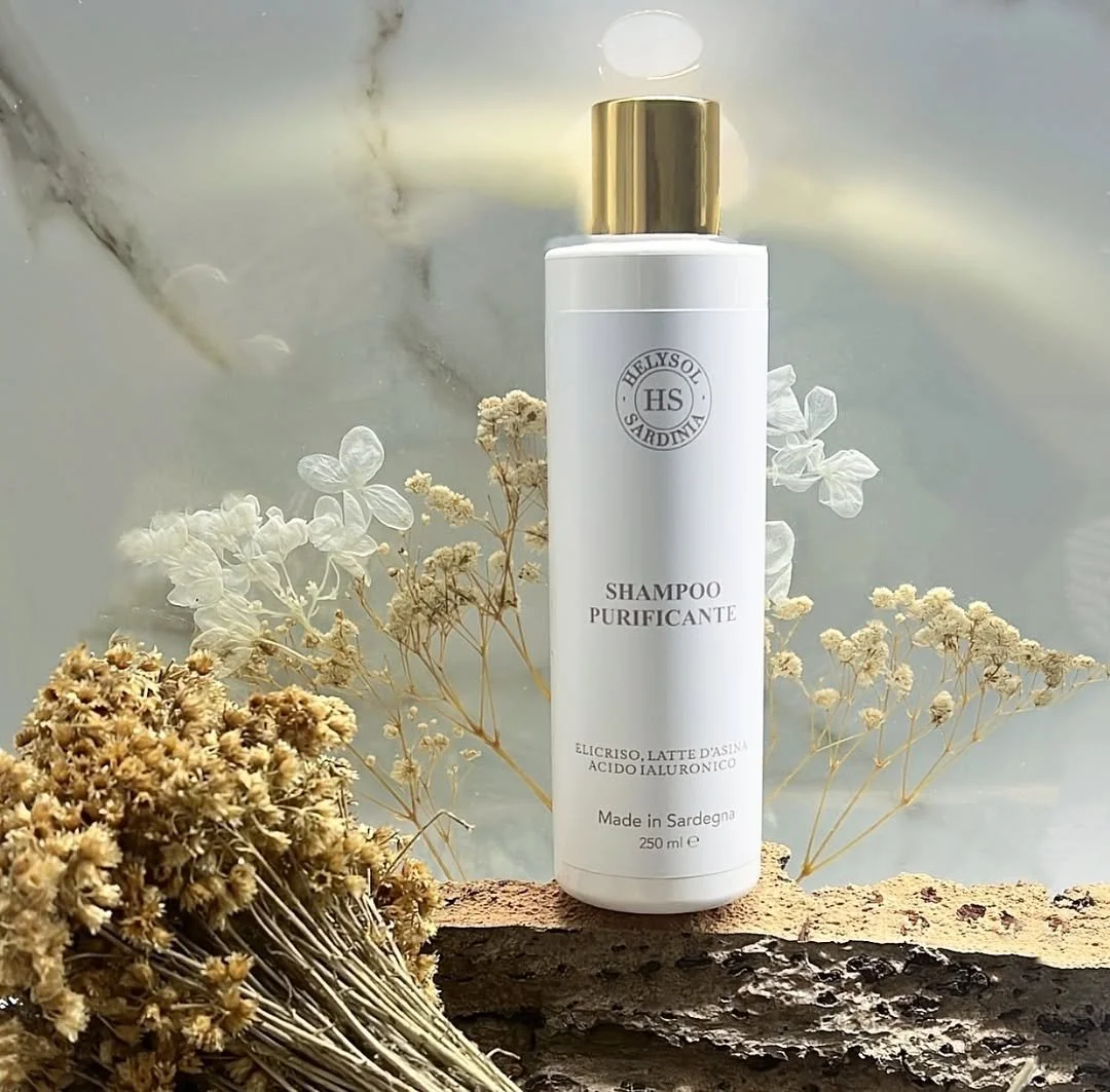 Un lussuoso rituale detox per i tuoi capelli ✨ Questo shampoo botanico dall’aroma avvolgente e f.jpg