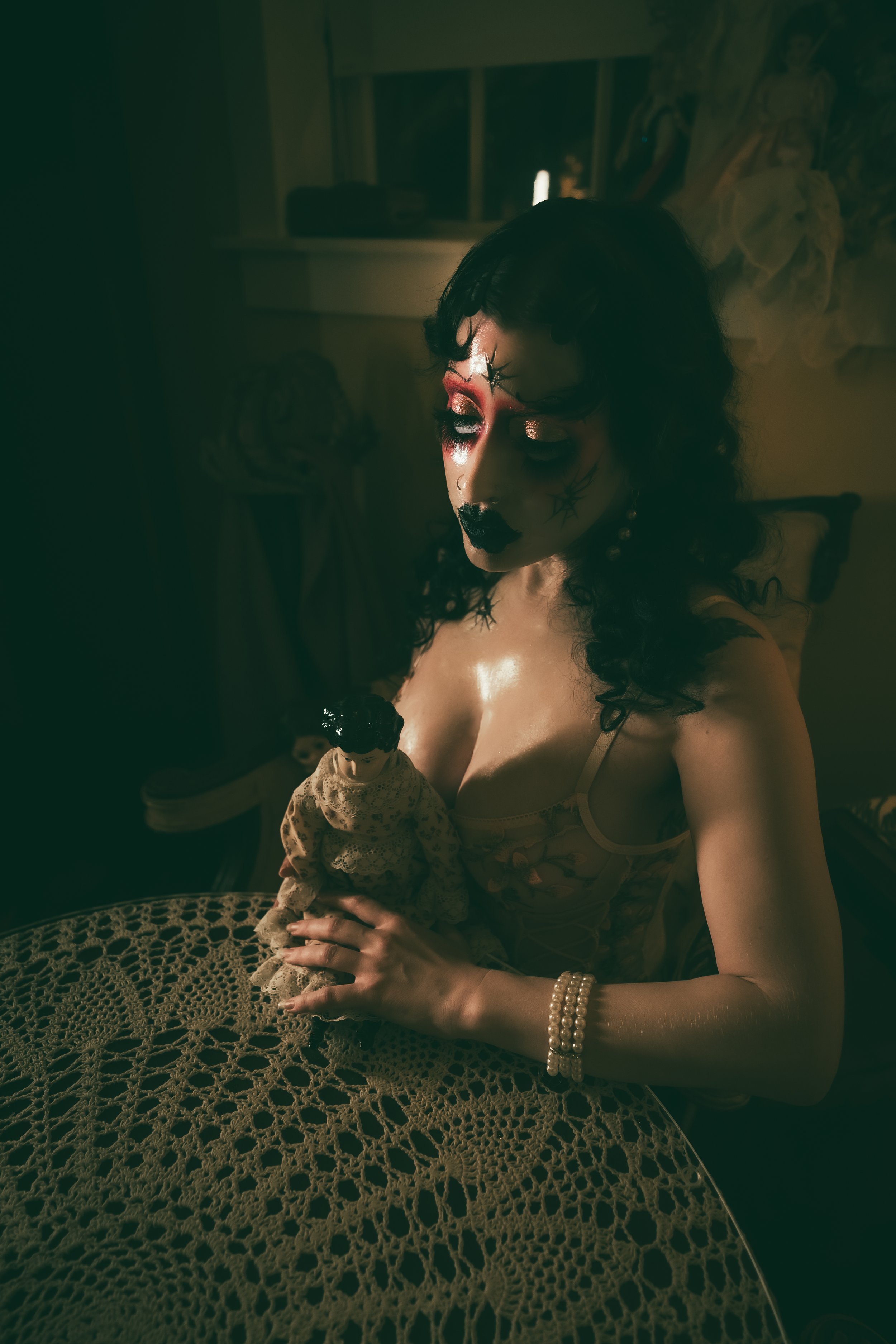 Photographer: Vallerina Photos
— Model: Rose City Monster