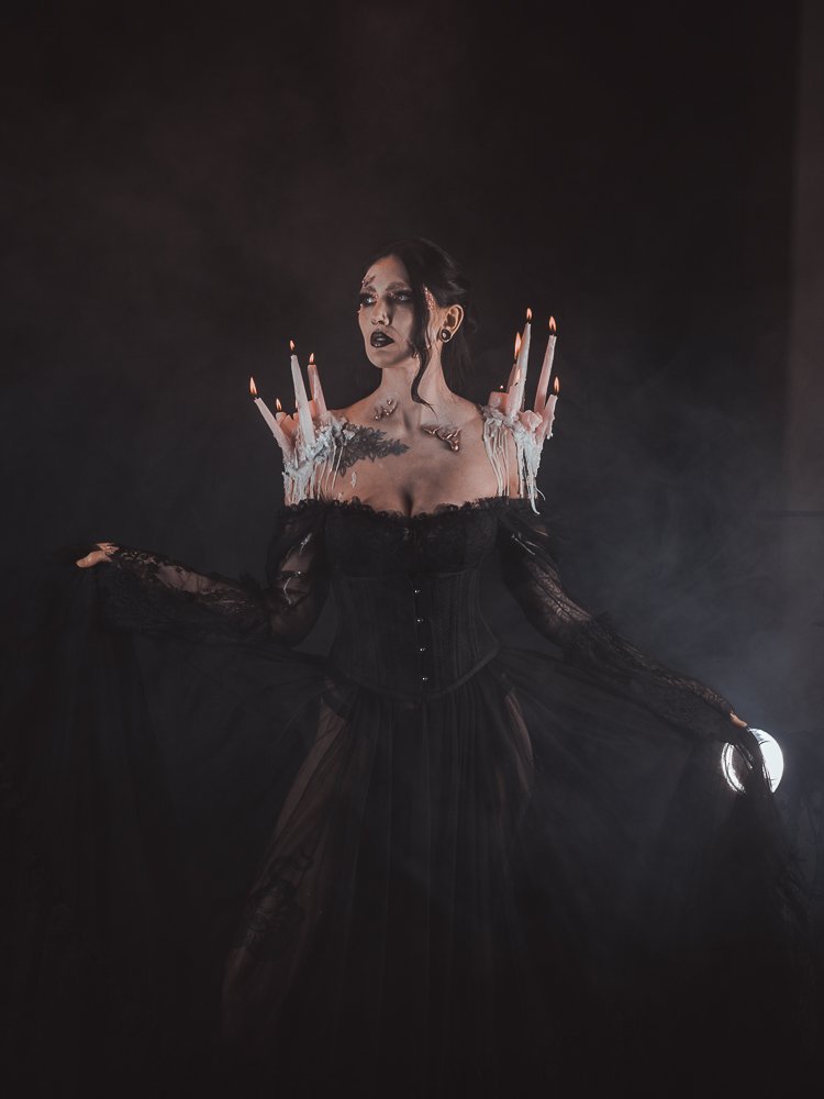Photographer: KayRod Photography
— Model: Rose Gerber