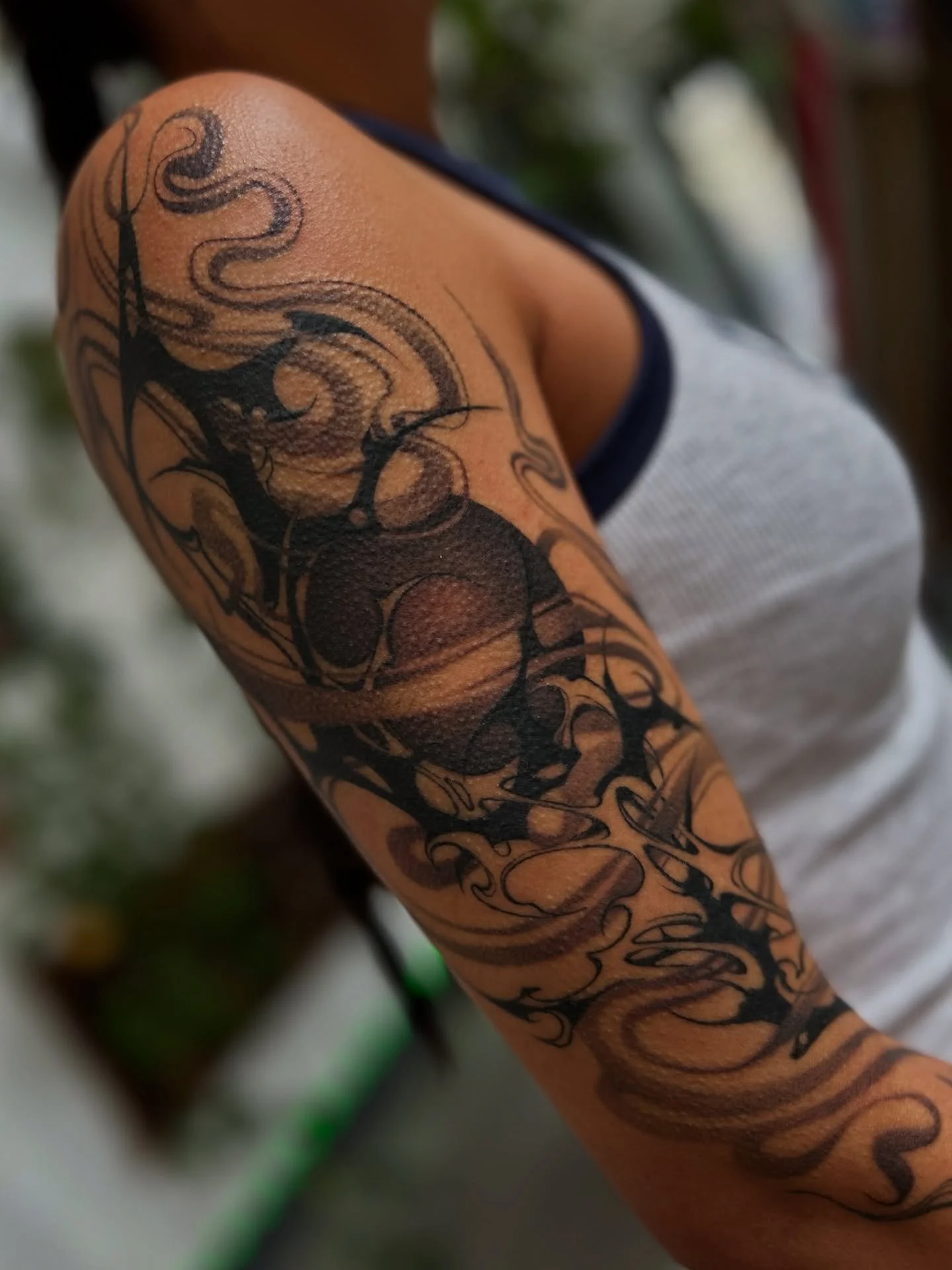 •π¬π
πππ & ππππ•
Clients vision + full creative freedom = ππ’π¨πͺπ€
This was so much fun to co-create. I would love to do more concepts like thisππ
#flowtattoo #cybersigilism #abstracttattoo