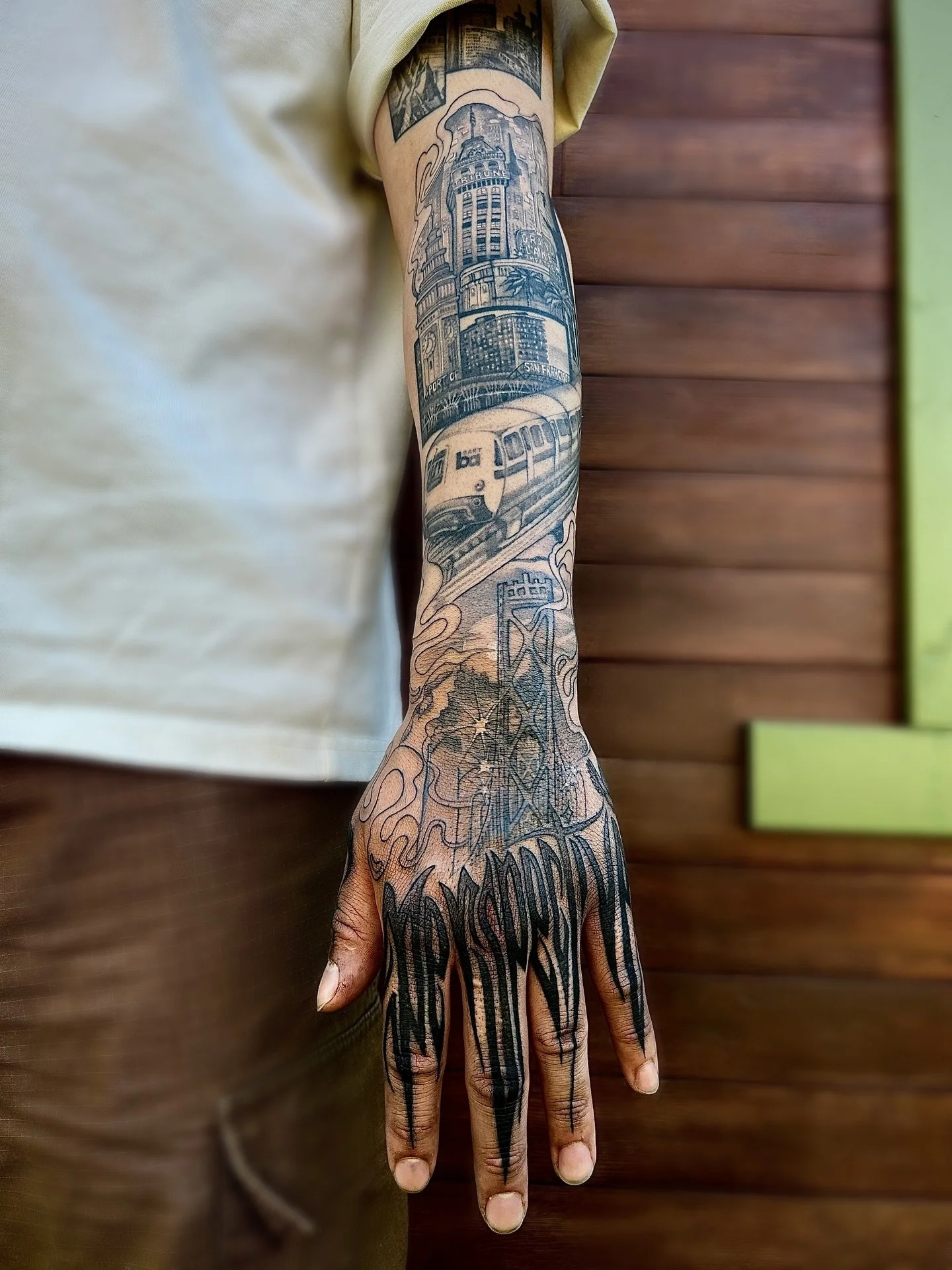 &bull;𝓟𝓮𝓻𝓼𝓹𝓮𝓬𝓽𝓲𝓿𝓮&bull;

It brought me so much joy to collaborate on this SF/Oakland tribute piece. I got to share and remember the joy of experiencing these cities for the first time as a child, reminiscing on how big, bright, and unreal 