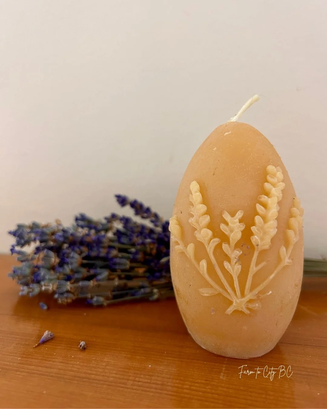 starling farm lavender and beeswax candle.jpg