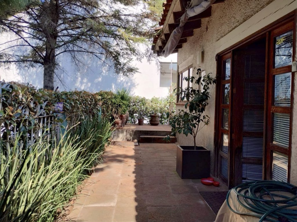 Casa en venta en Cuajimalpa Ahuatenco | 550 m² terreno, 3 recámaras, jardín y terraza en condominio