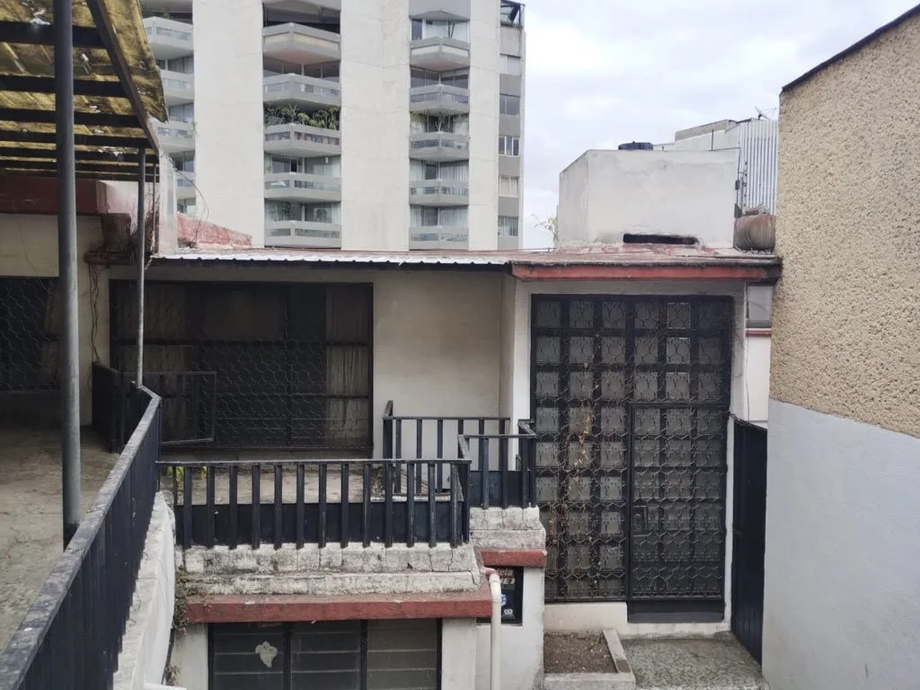Casa en venta para remodelar en Fuente del Mirador, Lomas de Tecamachalco | Cerca de Periférico y Palmas