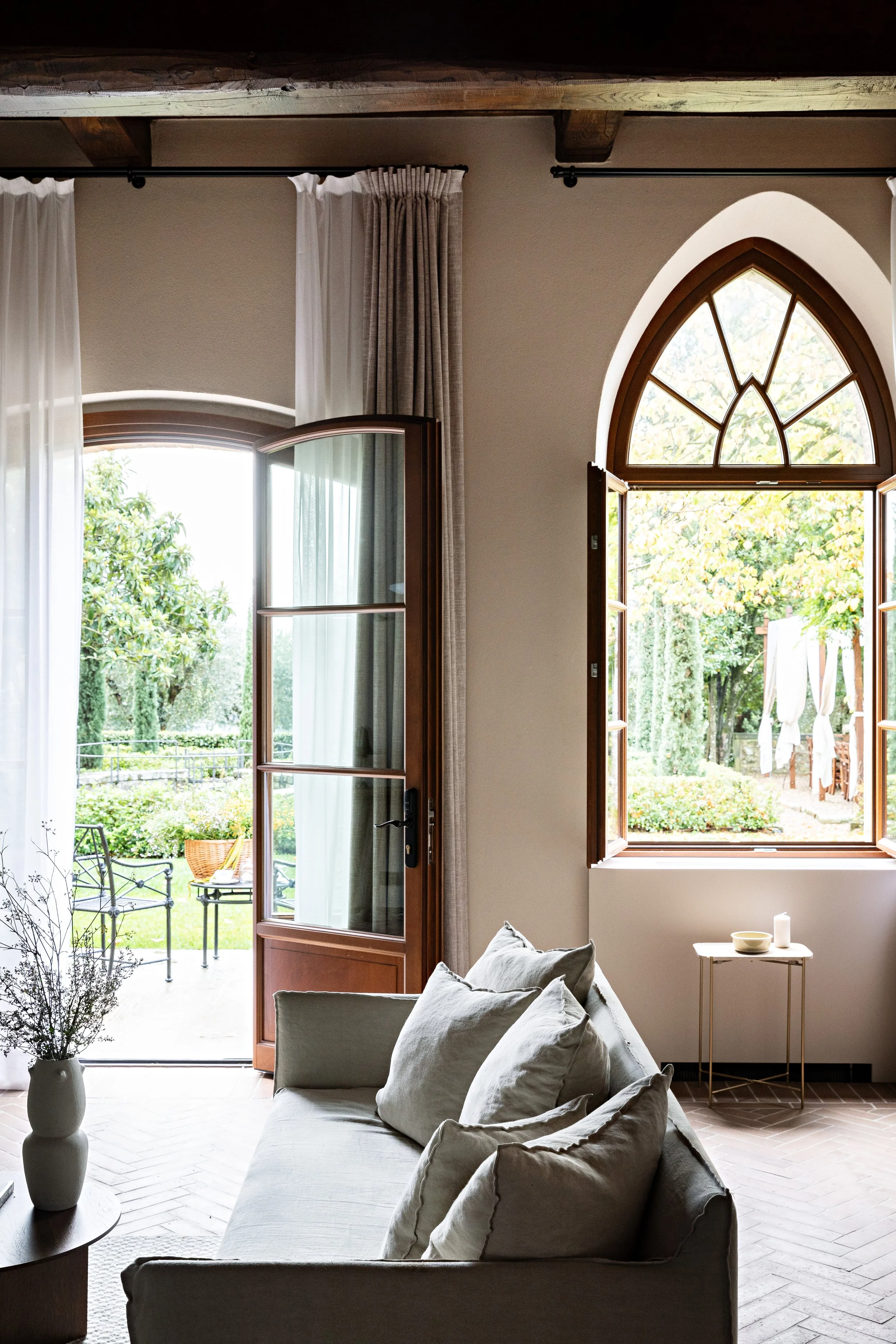 Deluxe Single Occupancy Room