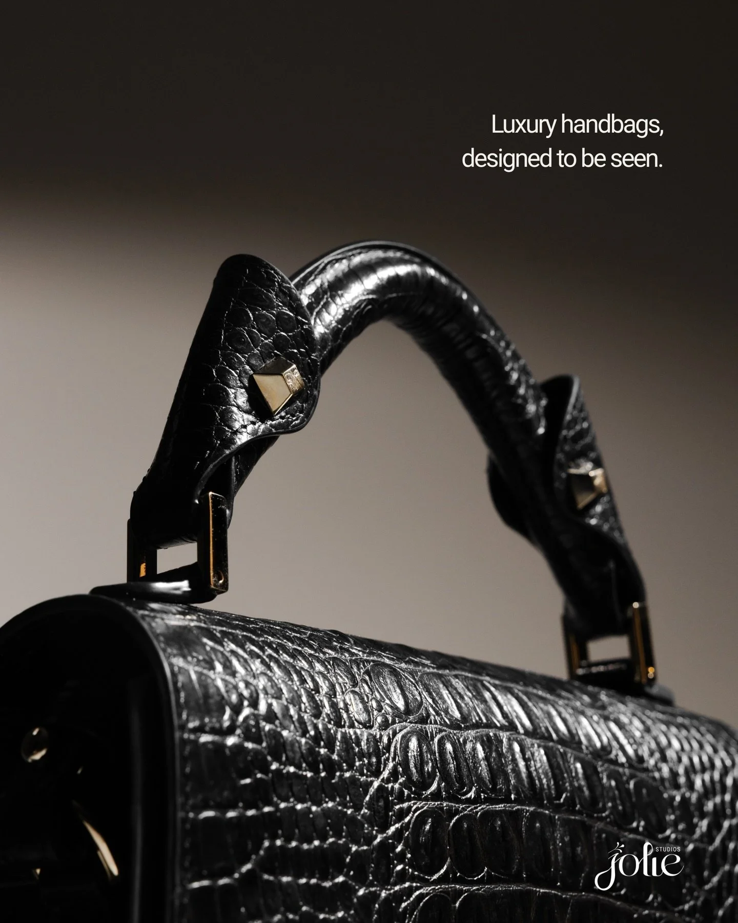 Vie Lorie is a luxury handbag brand &mdash; every detail is thoughtfully considered, every piece designed to be seen.

Our role was to make sure that level of care translated the moment someone landed on their page.

Because most brands don&rsquo;t h