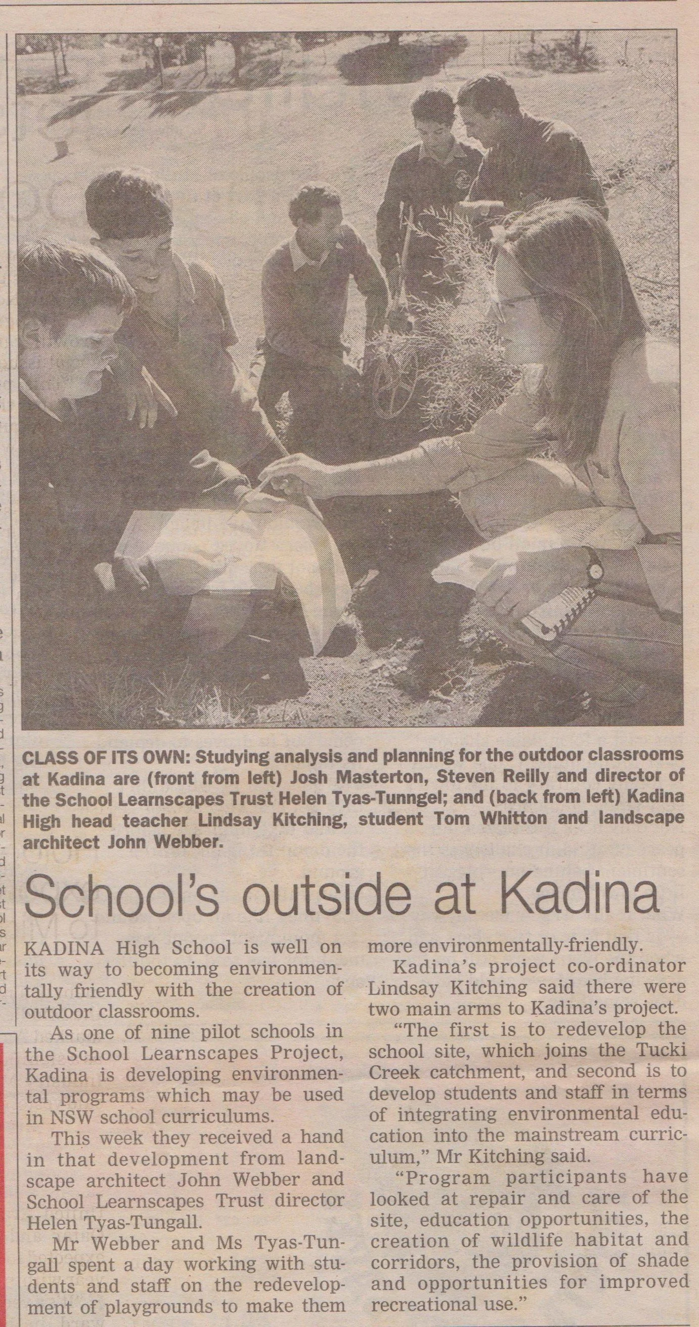 Northern Star 28 May 1998 Schools outside at Kadina 1.jpg