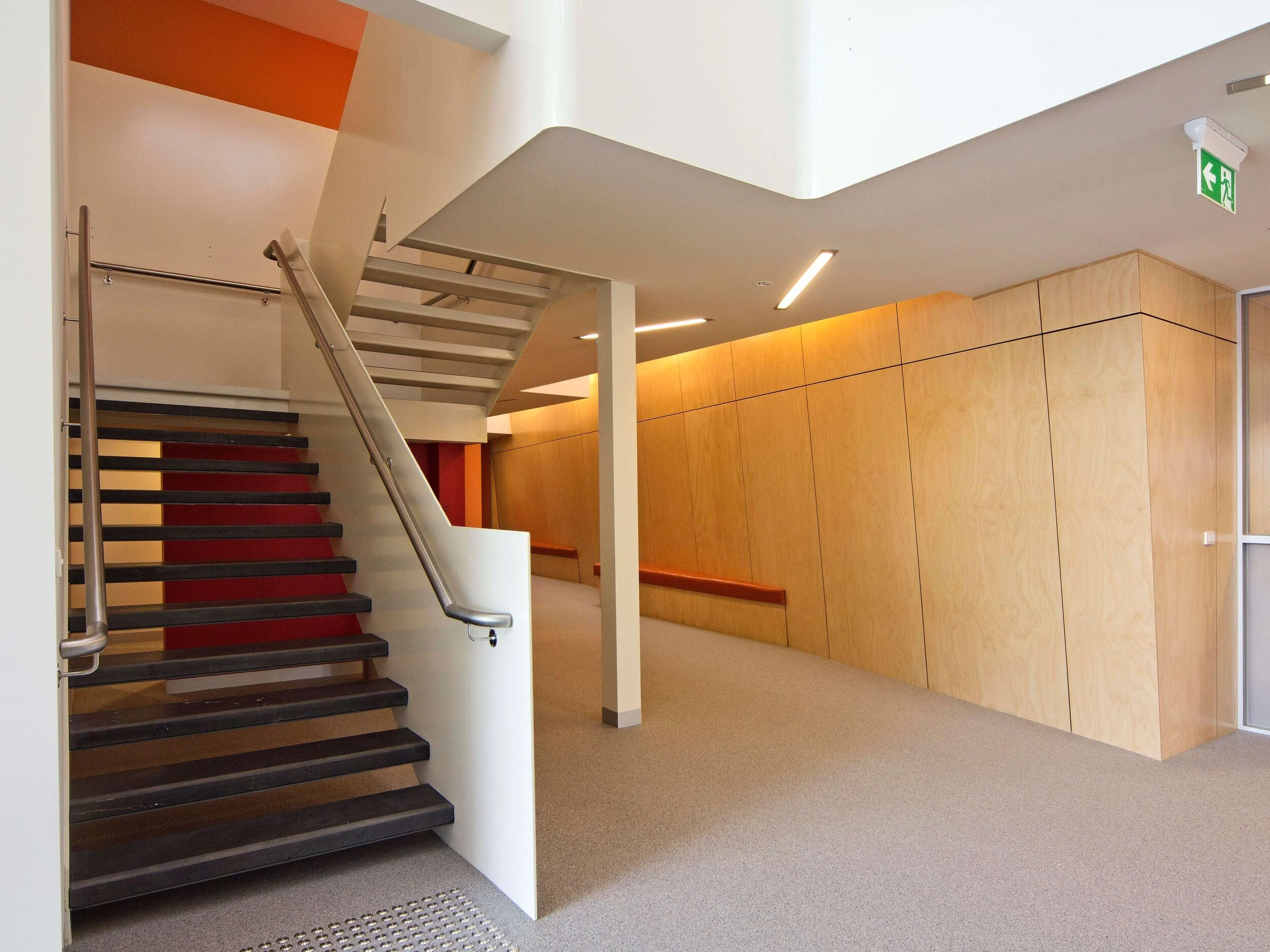 commercial surfaces - quartz stones flooring