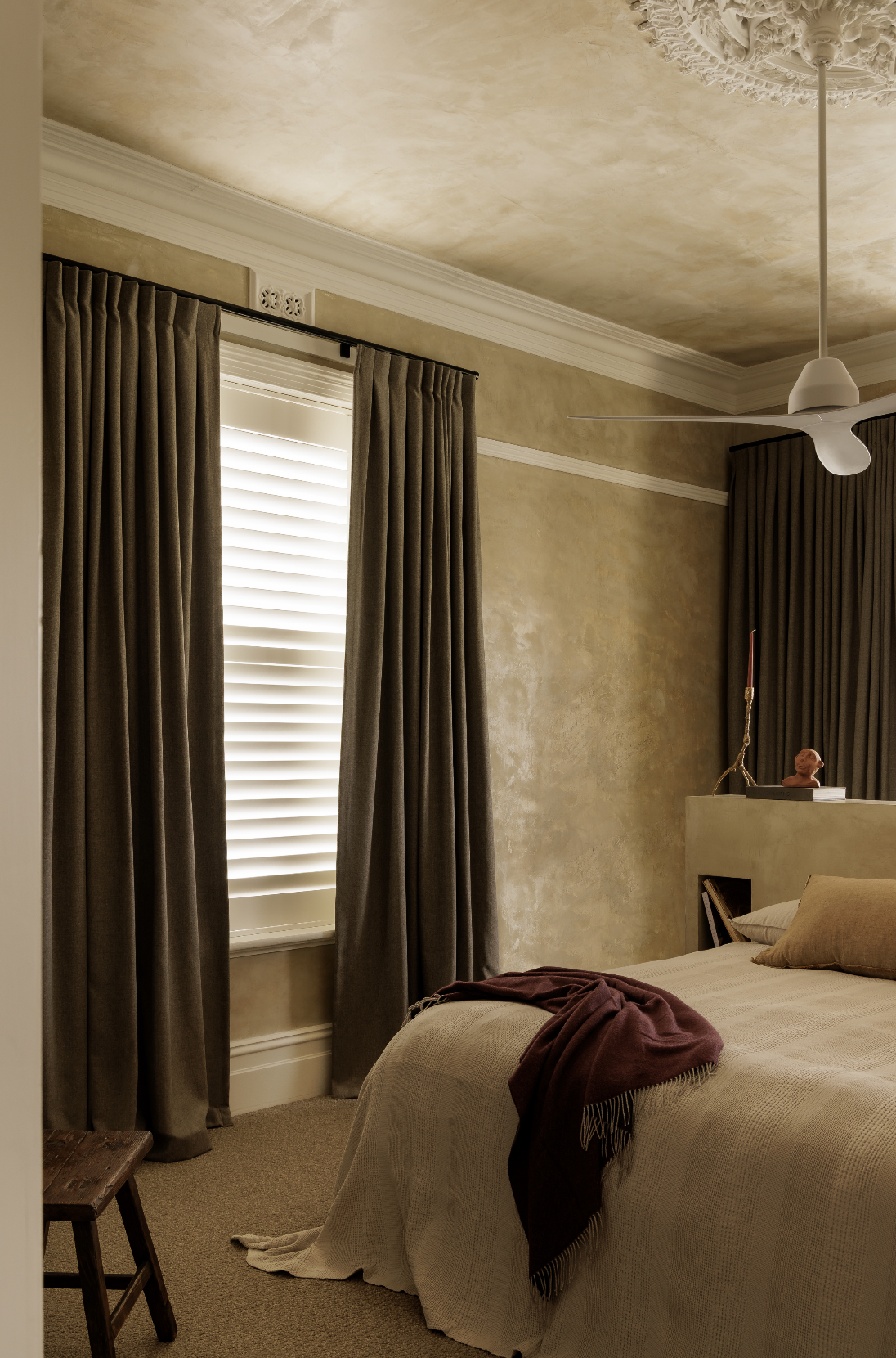 bedroom walls in microcement