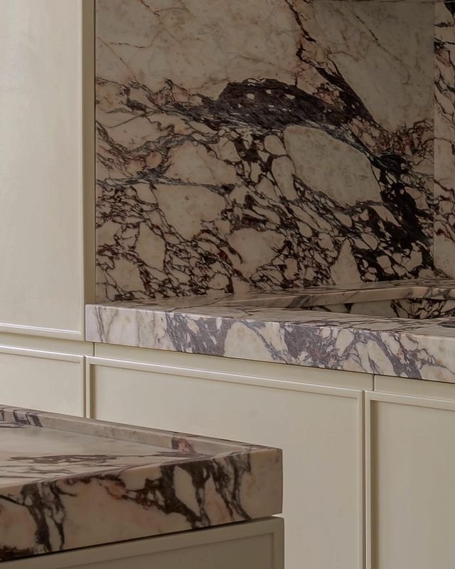 calcatta marble kitchen
