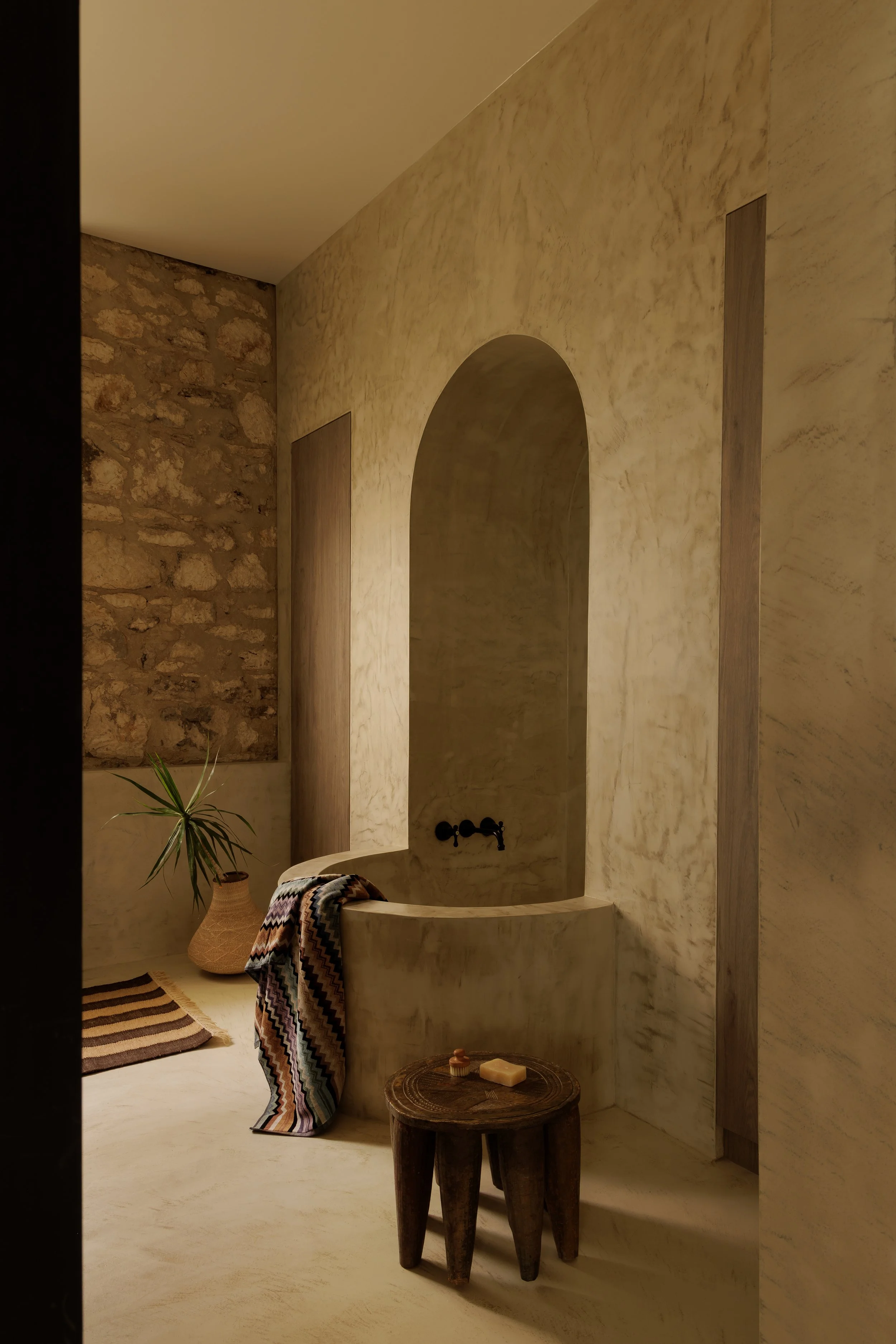Microcement Bathrooms | Waterproof Surface Render Over Tiles ...