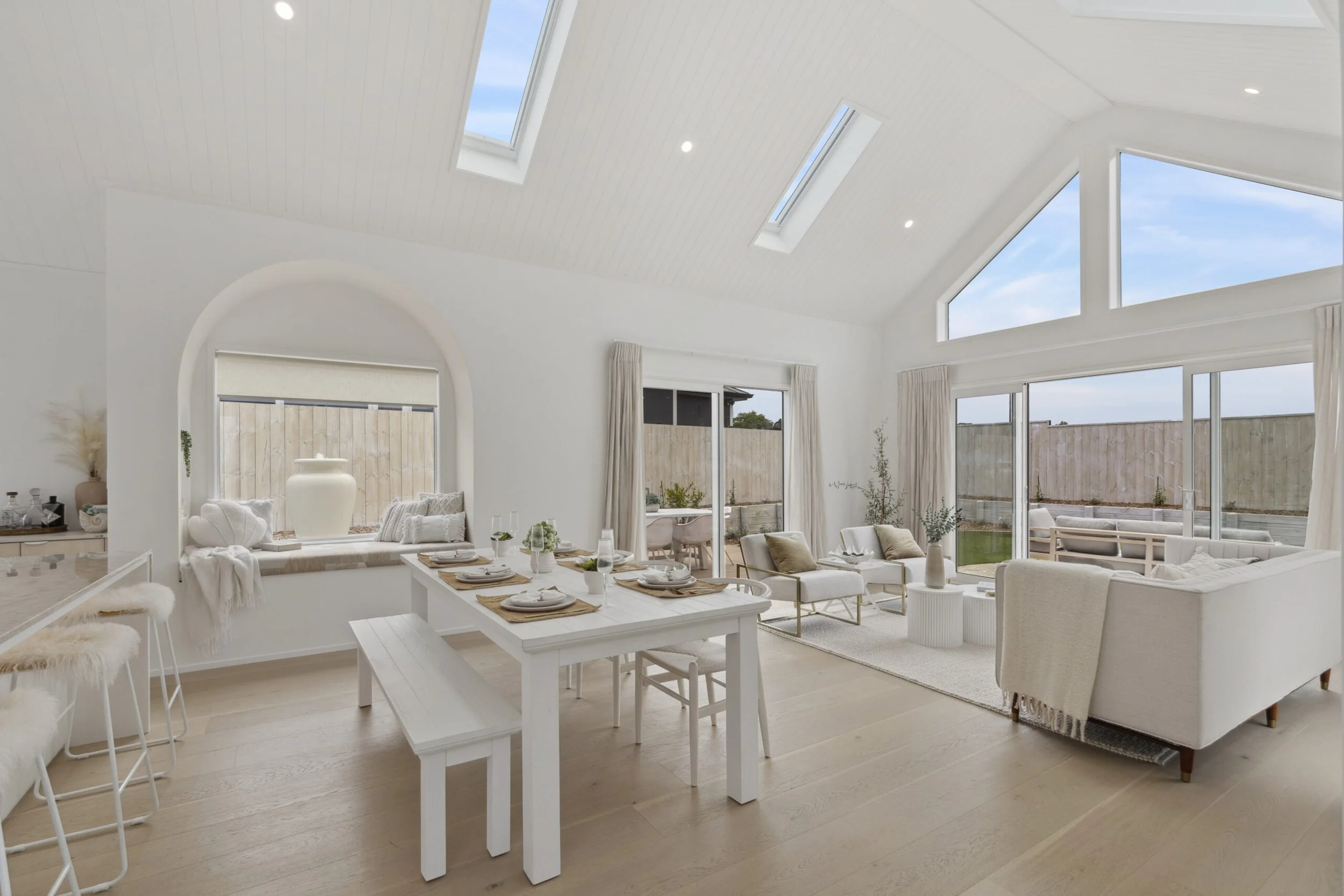 Why Light Oak Flooring Continues to Be One of the Most Popular Choices